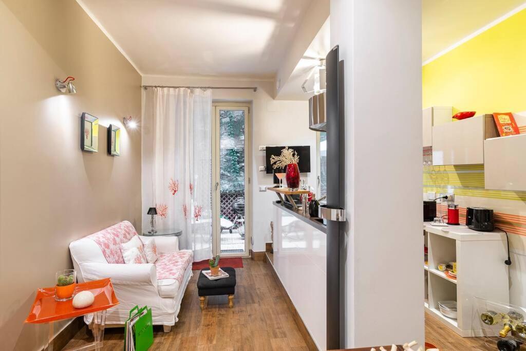 Lily'S - Near Harbor And Downtown With Terrace - Italy Flat Vacation Apartment Генуа Екстериор снимка
