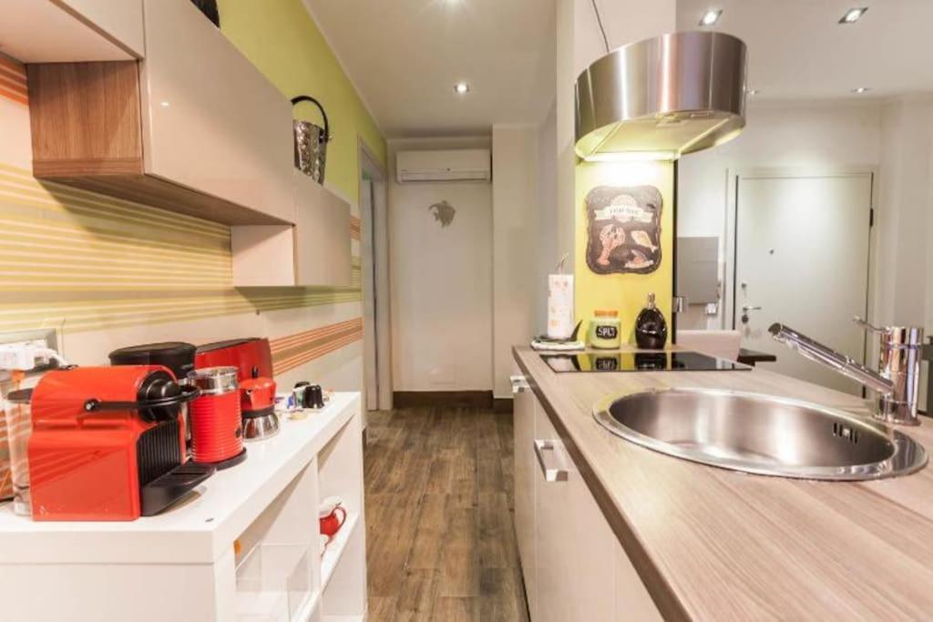 Lily'S - Near Harbor And Downtown With Terrace - Italy Flat Vacation Apartment Генуа Екстериор снимка
